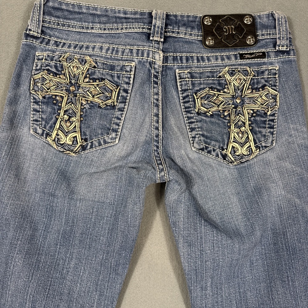 Miss Me Women's  29  Y2K VTG CROSS THICK STITCH STUDDED WHISKERING